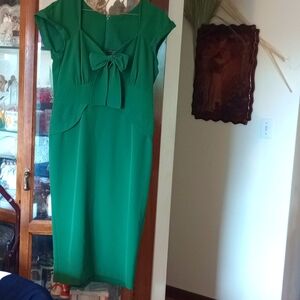 "Stop Staring!" Green Dress with bow says XL, but fits like an 8!